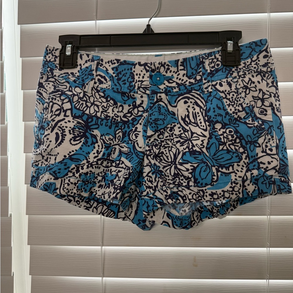 Lilly Pulitzer Blue and White Floral Cargo Shorts